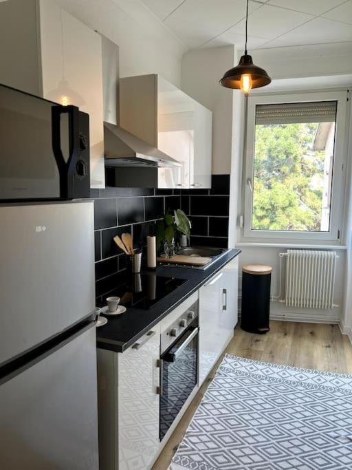 Appartement Cosy Et Lumineux Avec Parking Gratuit 콜마 외부 사진